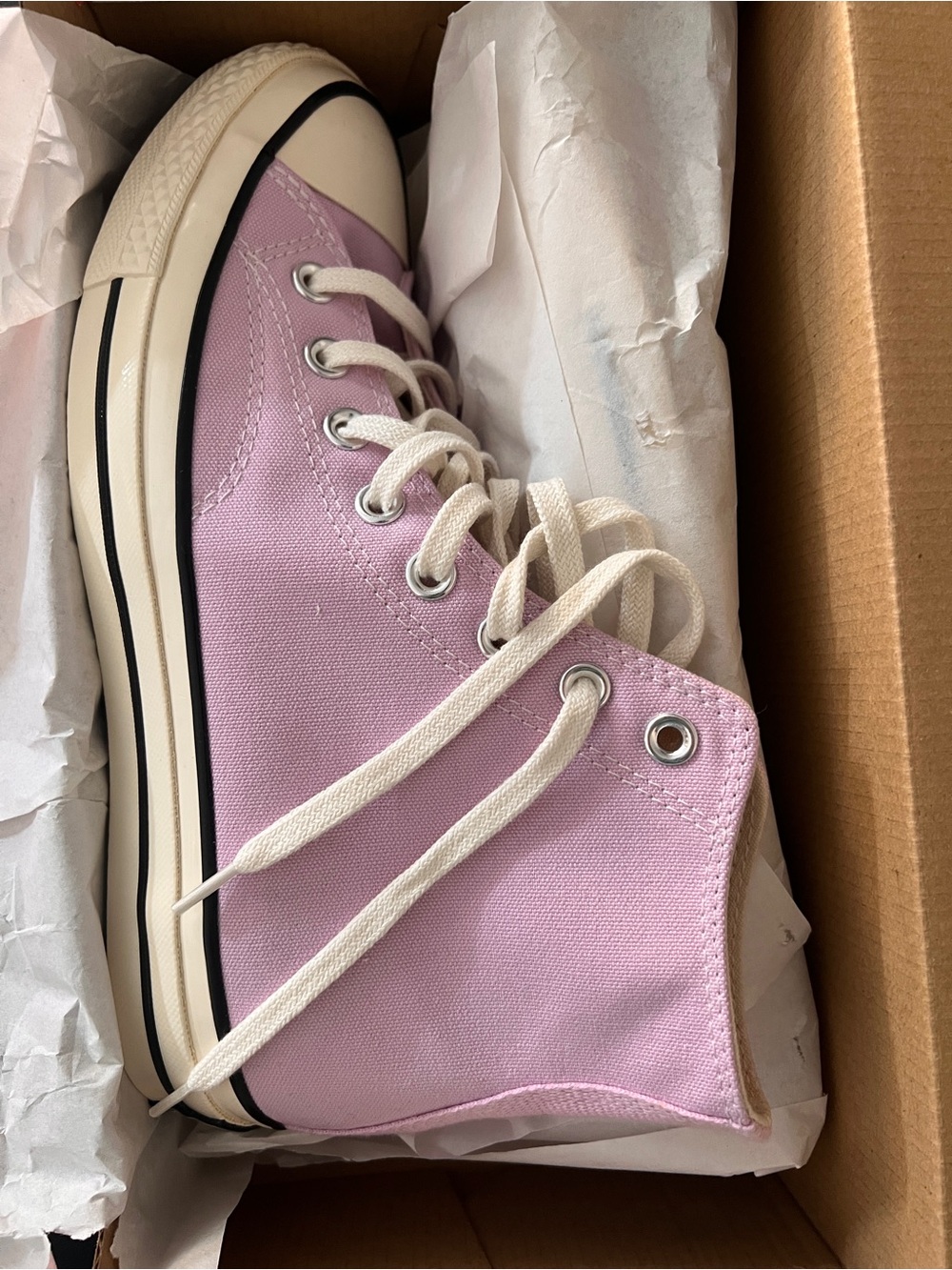 NIB Converse Size 9 Women Lilac